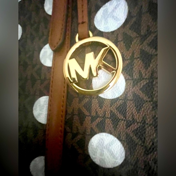 Michael Kors Jet Set Travel Tote NWT - Picture 3 of 10